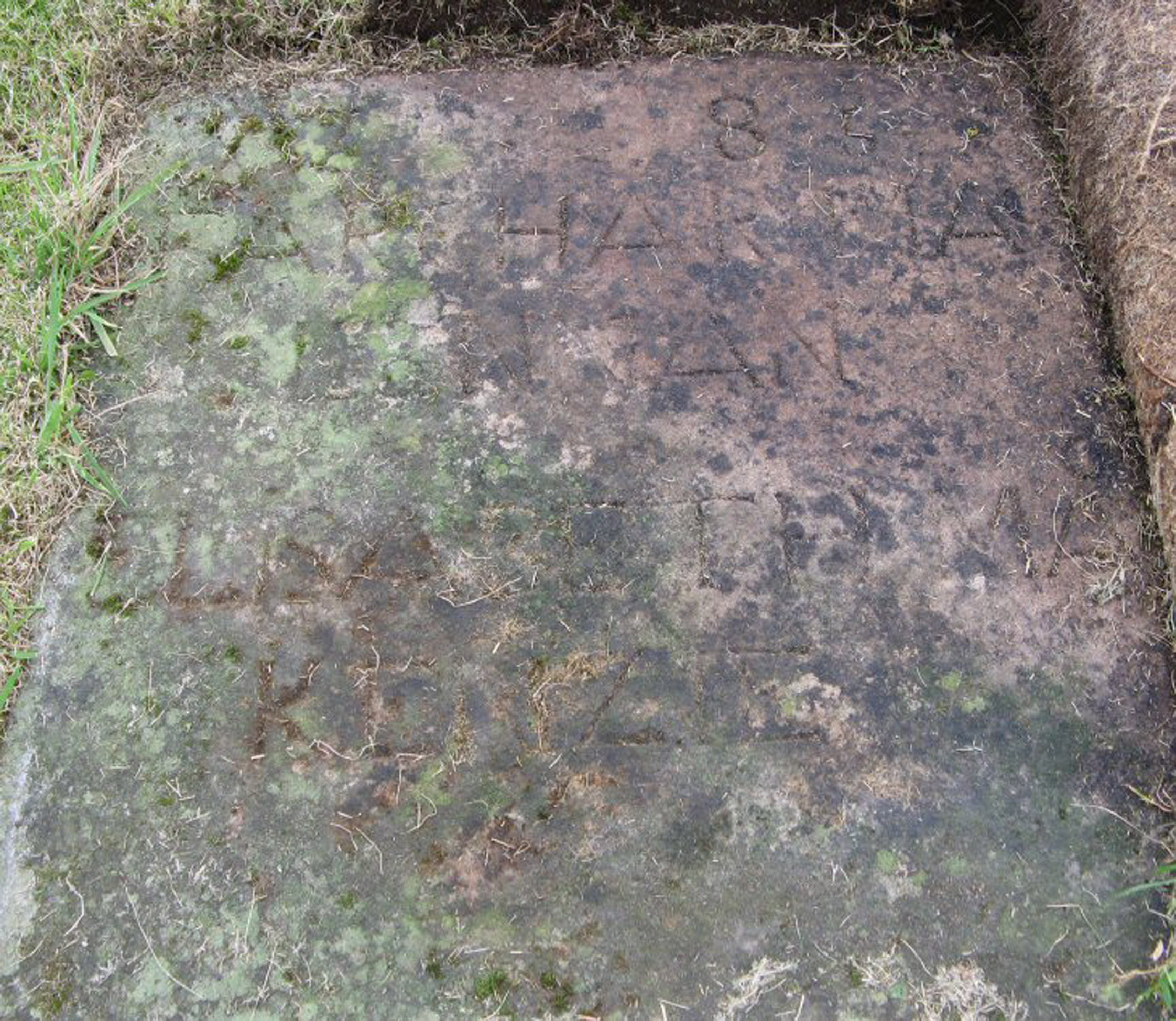 Photo of headstones/Farquhar MacLennan & Elisabeth MacKenzie